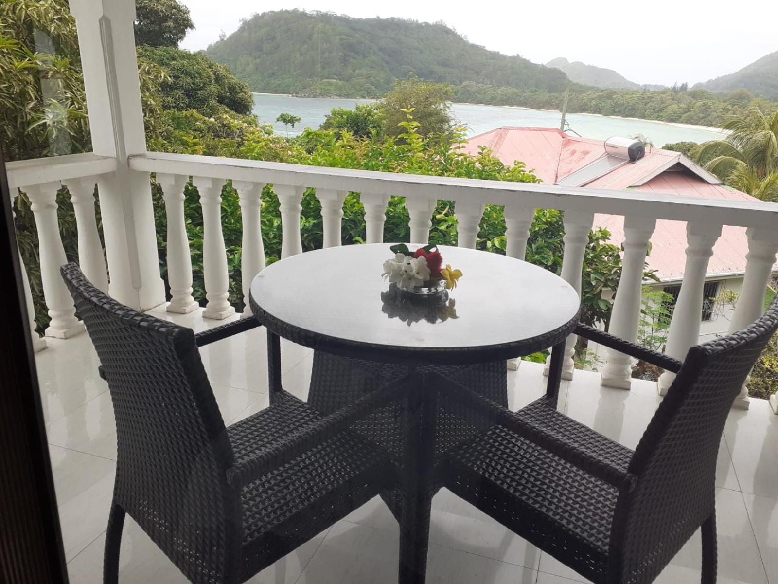 Gigi'S Self Catering Apartment Port Glaud Exterior foto