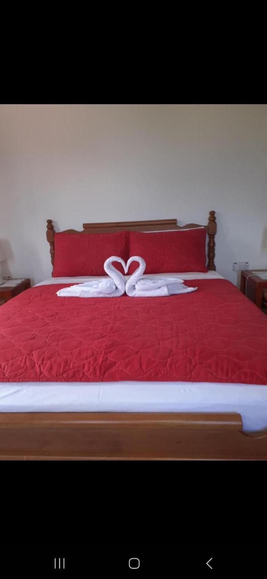 Gigi'S Self Catering Apartment Port Glaud Zimmer foto